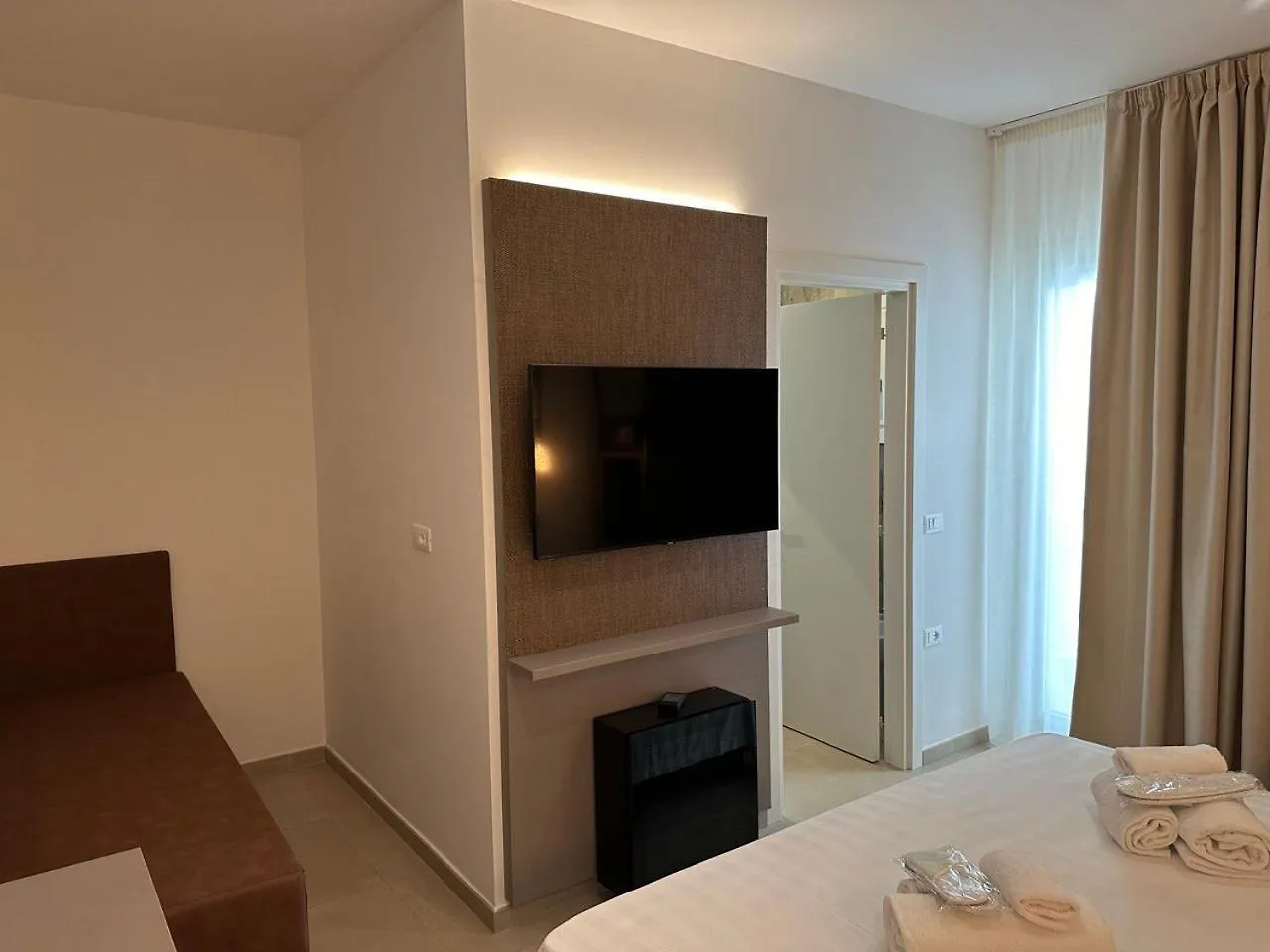Amani Chic Rooms Ольбия 0*,  Италия