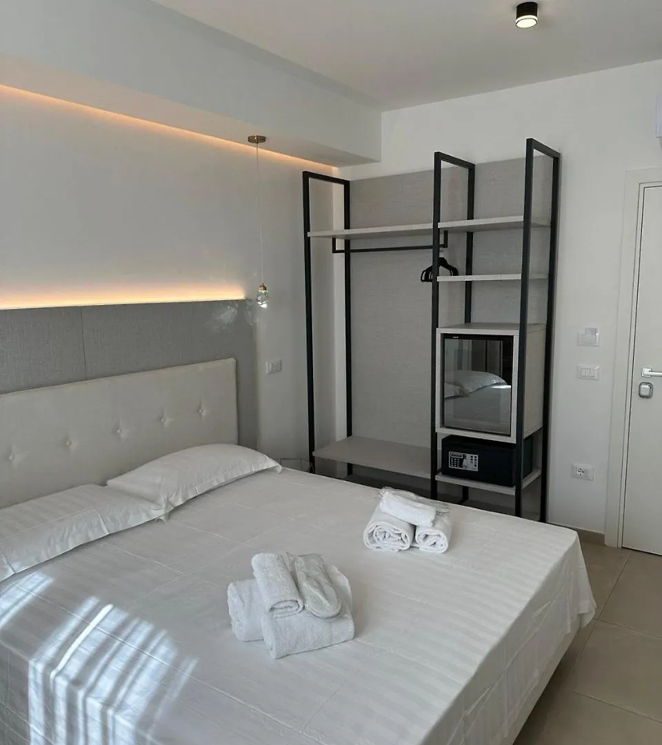 Amani Chic Rooms Olbia Konukevi